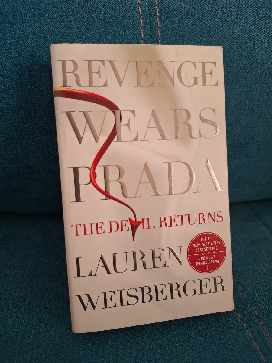 Обложка книги Revenge Wears Prada: The Devil Returns