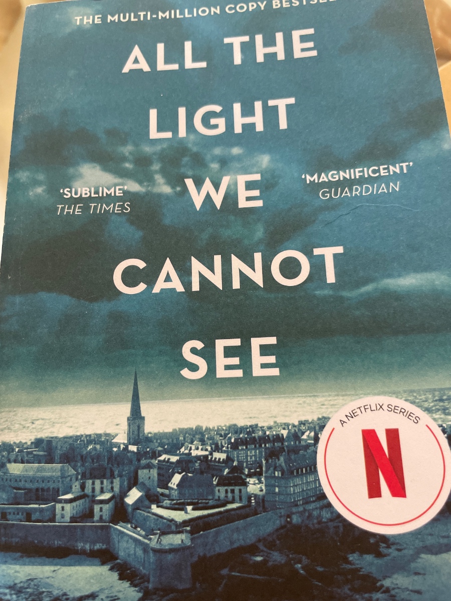 Обложка книги All the light we cannot see 